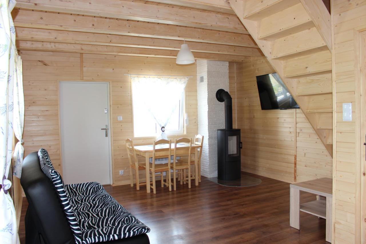 Vila Bialy Labedz Wilkow  Exteriér fotografie