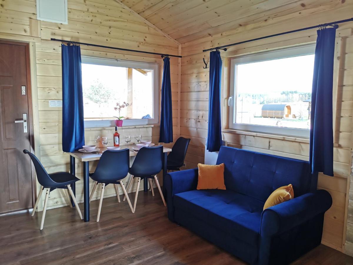 Vila Bialy Labedz Wilkow  Exteriér fotografie